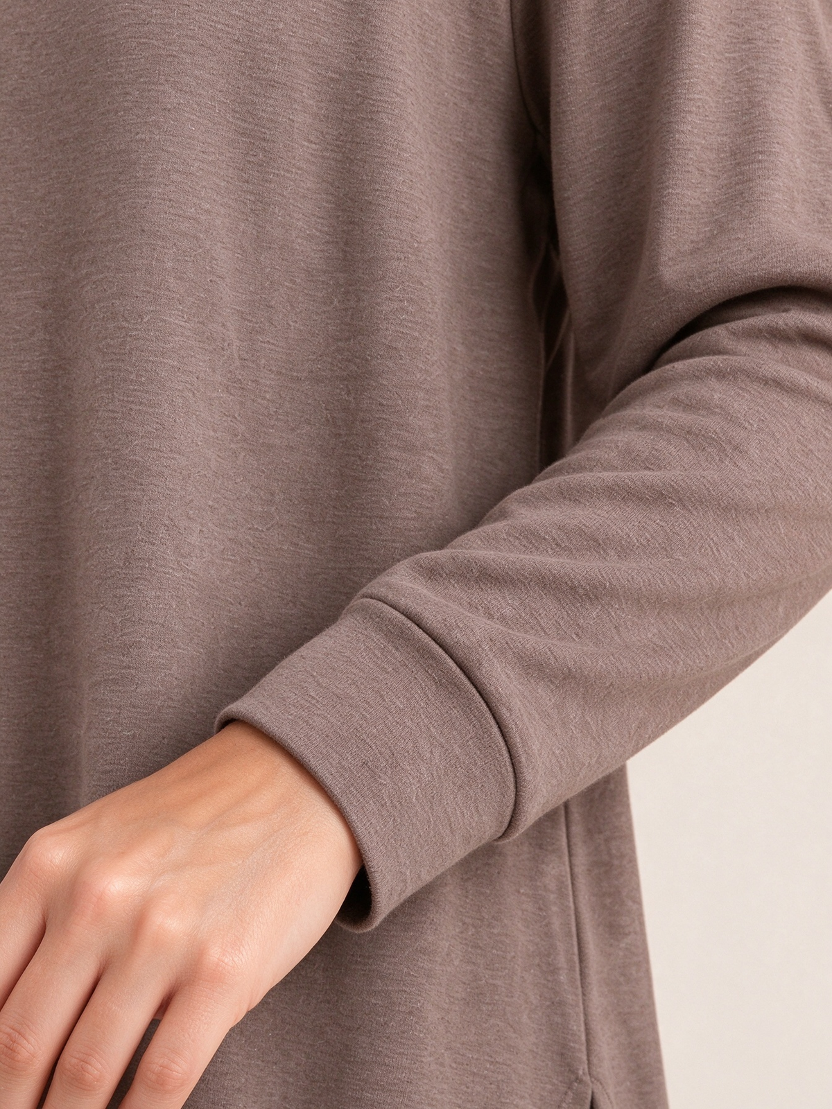 Long sleeve detail